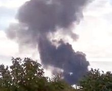 Rauch über der Absturzstelle von Flug MH17